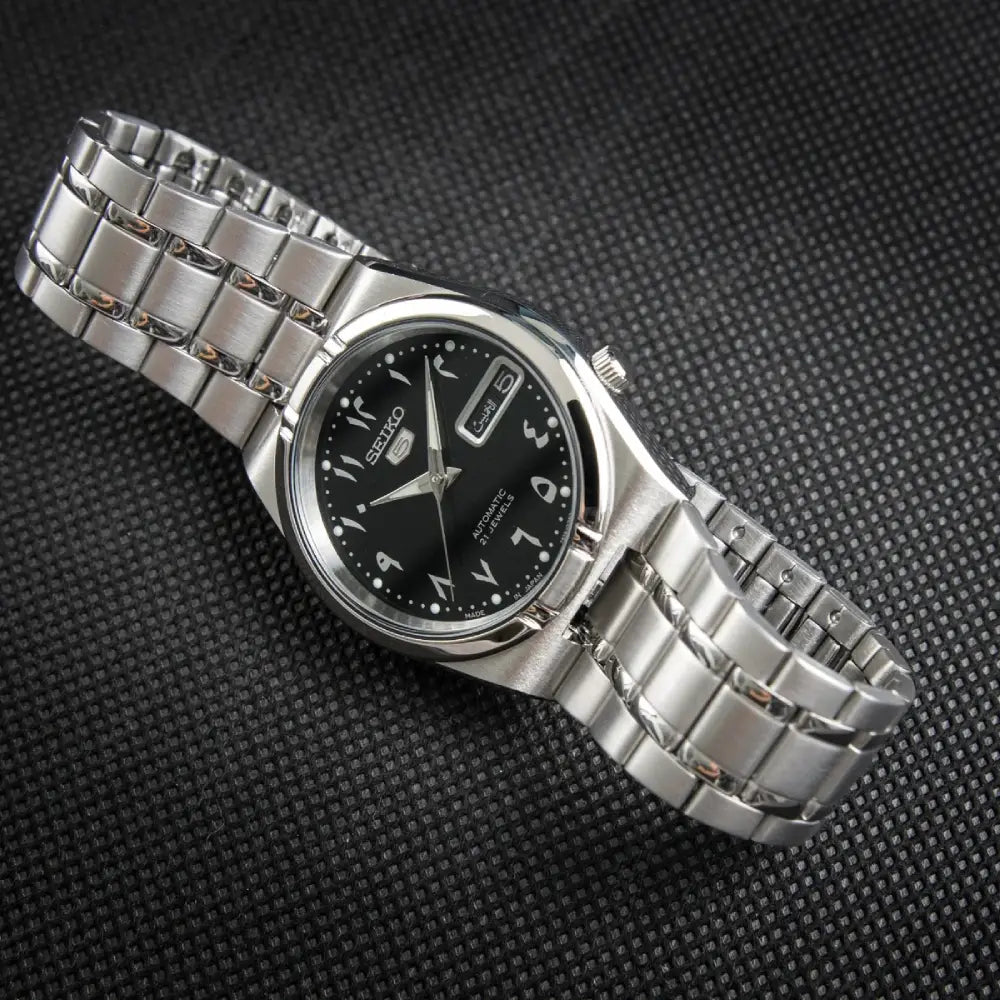 Seiko 5 SNK063J5 Japan-made automatic watch angled view