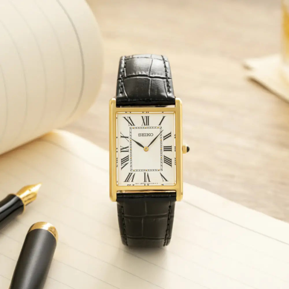 Seiko SWR104P1 dress watch leather strap and buckle detail
