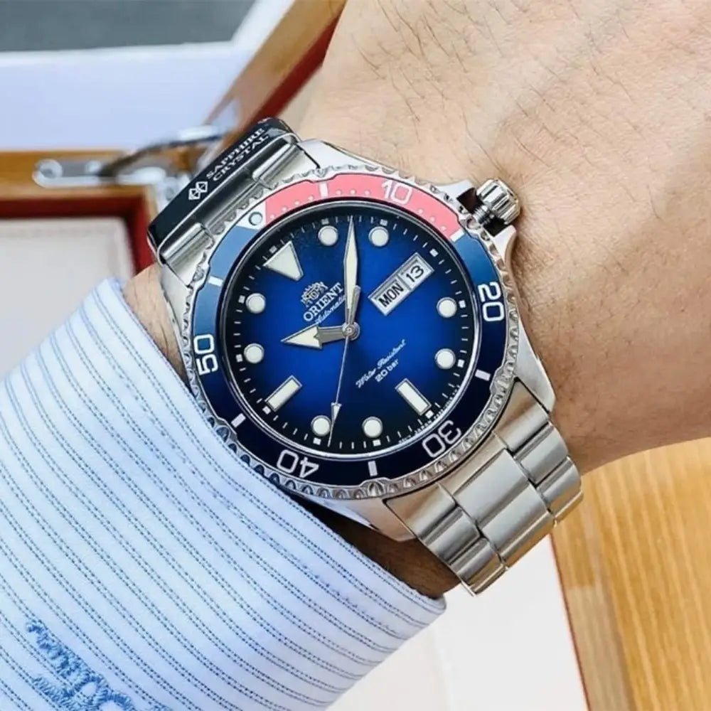 Wristbear-Orient Mako 40 RA-AA0812L Automatic Blue Gradient Dial Stainless Steel Men's Dive Watch-Wristbear-2